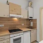 Modern Apartment Near City Center 1Br